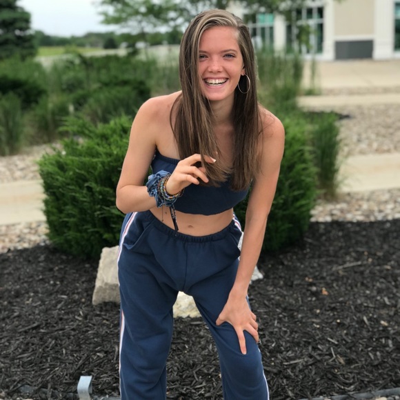 Meet your Posher, Joanna - Picture 1 of 1